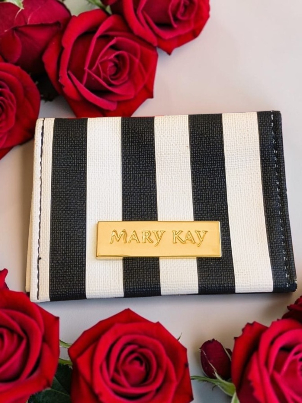 Vtg Mary Kay Black & White Striped Card Case with Gold Logo Plate